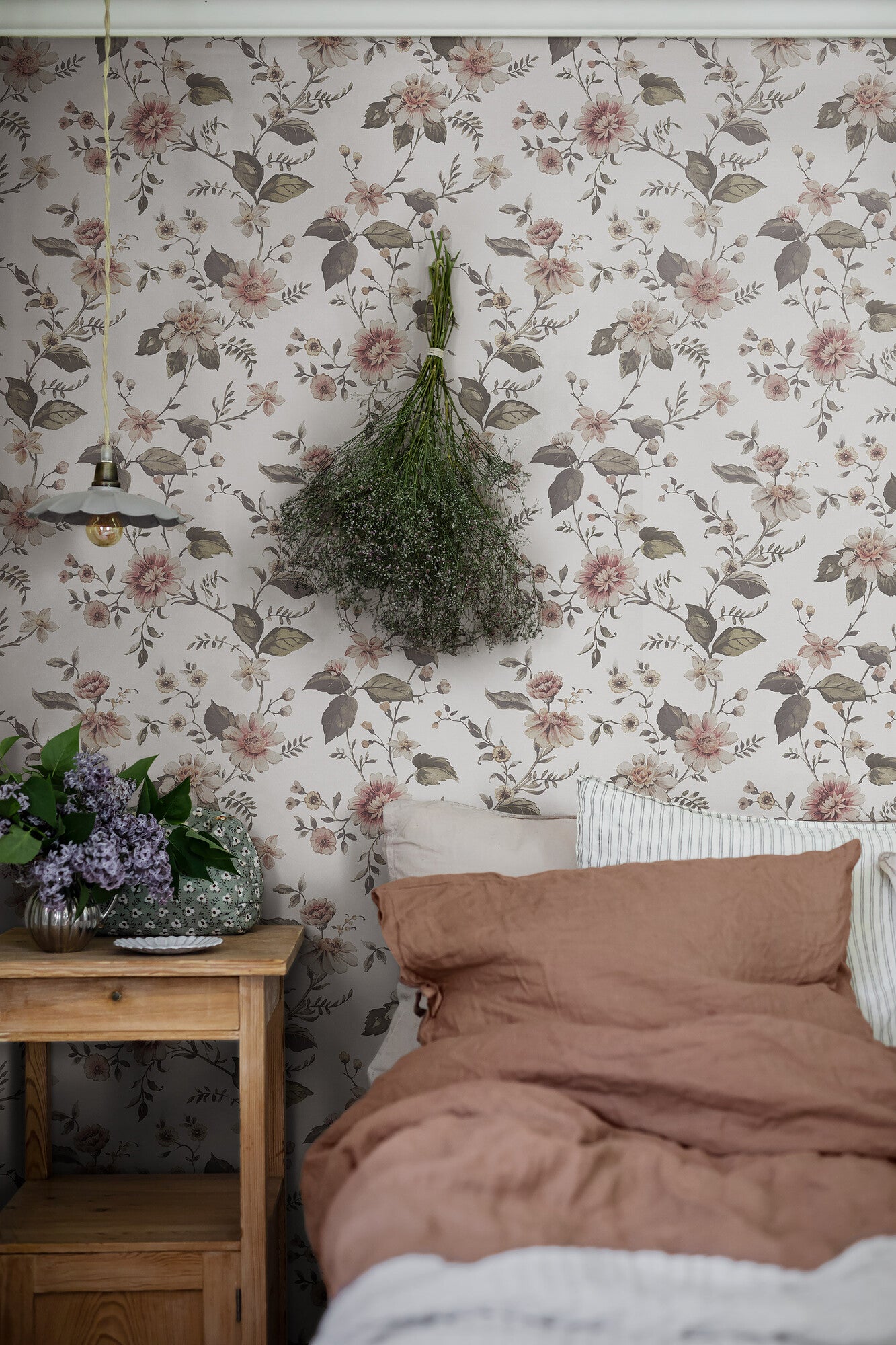 Marion's Mural blommig med benvit botten